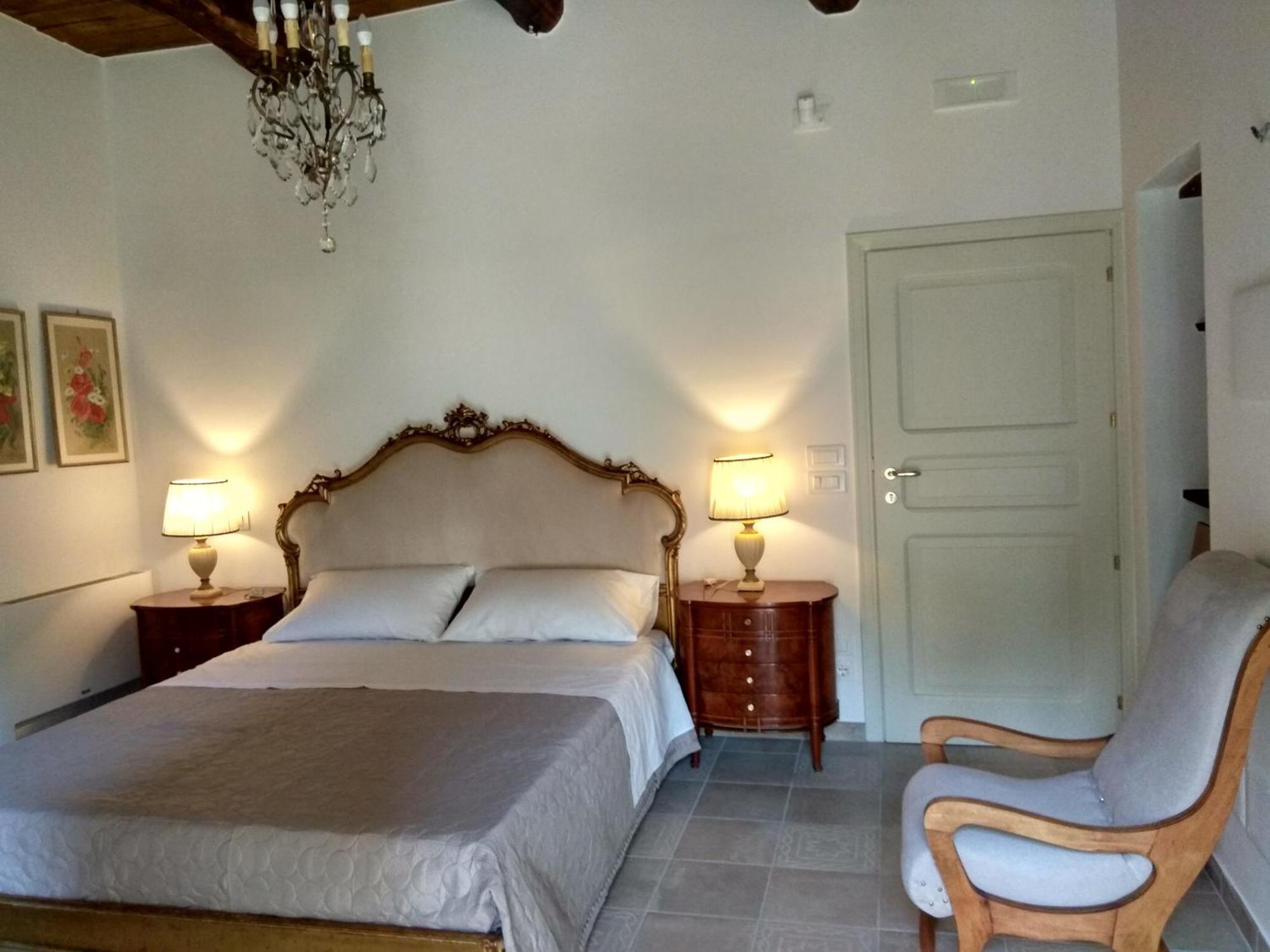 Palazzo Cantarella Stella Cilento Стая снимка